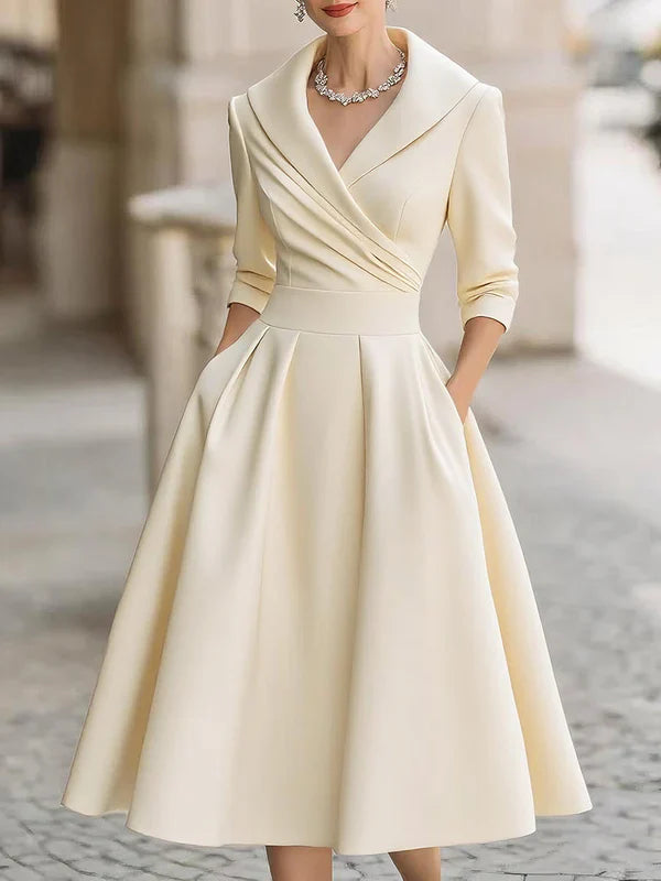 Vestido midi de satén de inspiración vintage con cuello drapeado
